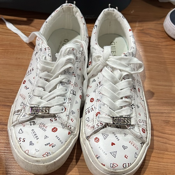 Guess sneakers - Picture 3 of 3